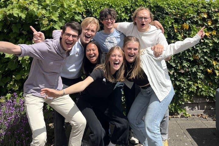 Bar-Brawl in The Hague: The Dutch Plein 15 Escape Game Tour photo 2