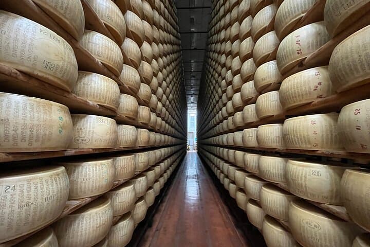 E‑Bike Food Tour: Parmigiano Reggiano, Balsamic & Lambrusco from Reggio Emilia photo 2