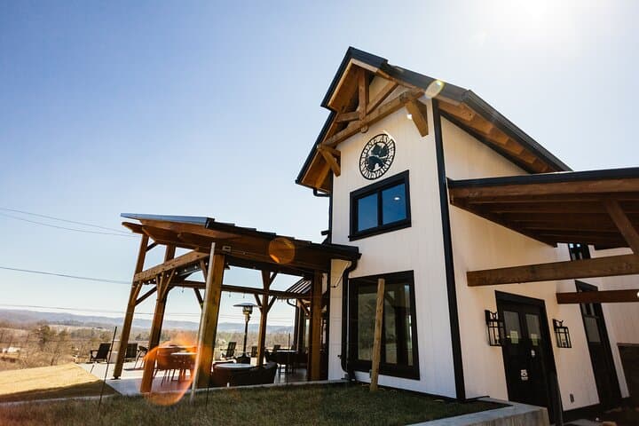 Exploring Western North Carolina’s Vineyards: A Two-Winery Wine Tour Experience