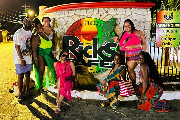 Negril Private Tour: Luxury Car Transfer to Seven Mile Beach & Rick's Café