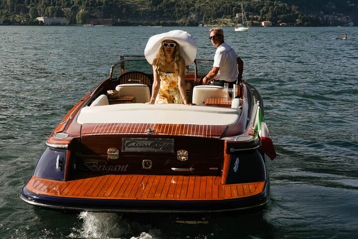 Luxury Motorboat Tour: 4 Hours Exploring Lake Como's Grand Villas photo 3