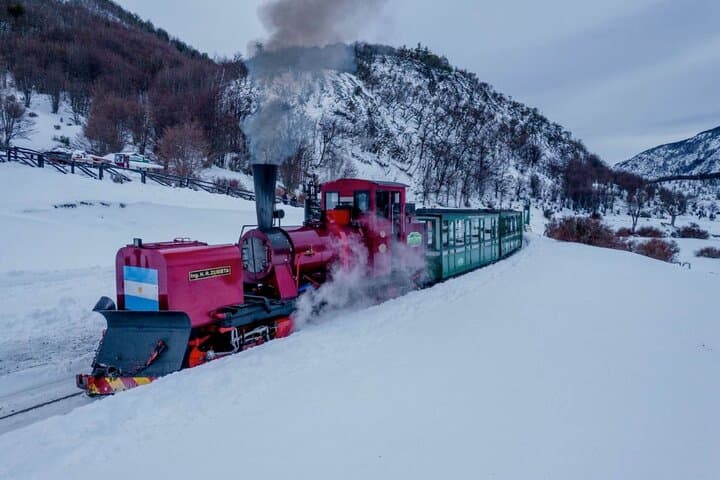 End of the World Train and Tierra del Fuego National Park Half-Day Tour from Ushuaia