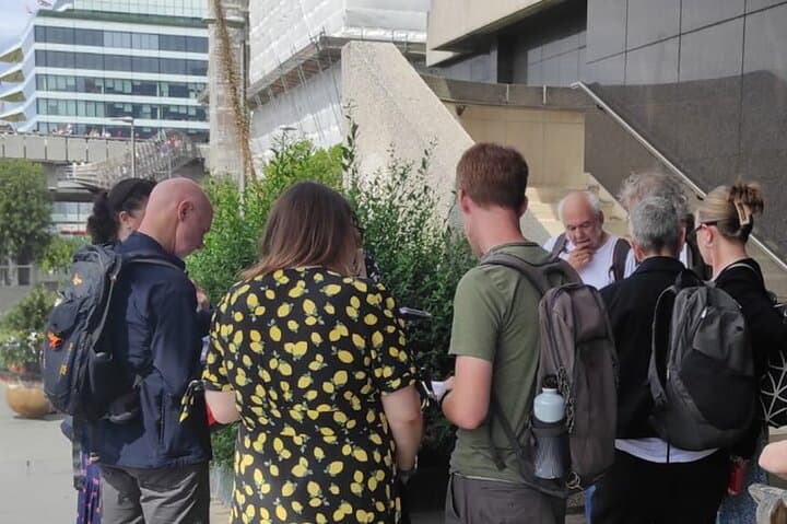 Mysterious Black Tudors: Thames Riverside Walk in London photo 3