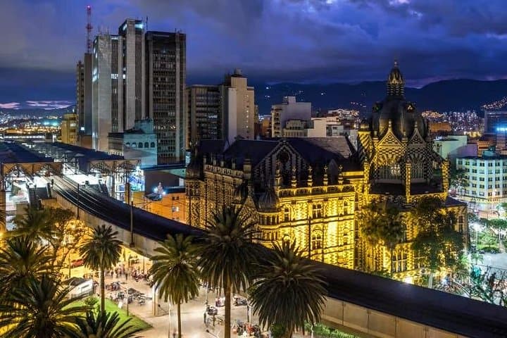 Medellín Chiva Rumbera Night Tour — Music, Food Tasting & Open Bar photo 3