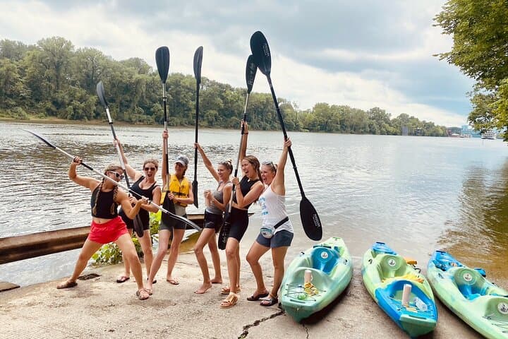 Paddle the Cumberland: Downtown Nashville Kayak Rental with Shuttle photo 4