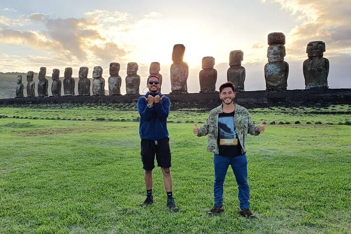 Private 4WD Moai Tour to Anakena Beach — Easter Island (Rapa Nui)