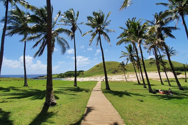 Private 4WD Moai Tour to Anakena Beach — Easter Island (Rapa Nui) photo 5