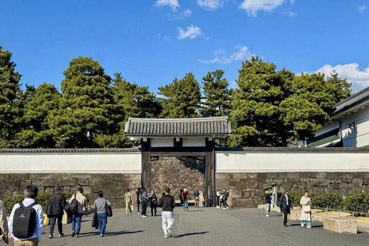 From Moats to Red Brick: Imperial Palace to Tokyo Station Historical Walk photo 3
