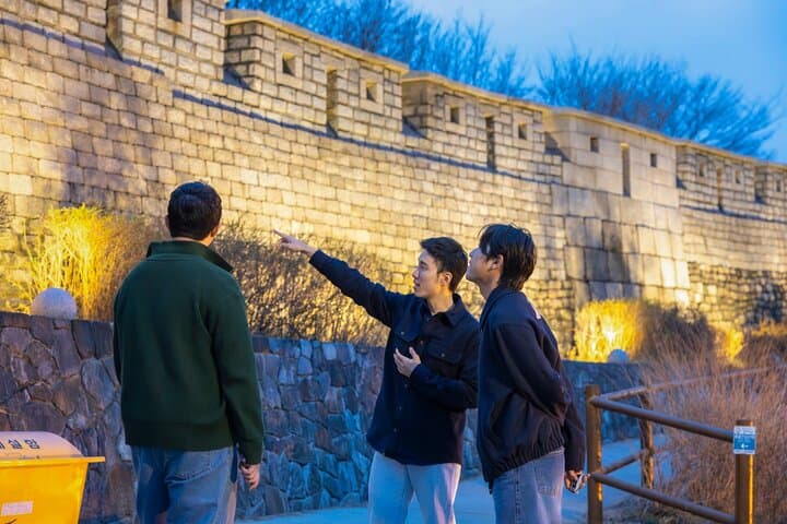 Seoul Moonlight Walking Tour: Naksan Park & Ihwa Mural Village with a Local Historian photo 2