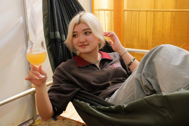 Urban Camping and BBQ in Kabukicho: Nighttime Tokyo with a Local Guide photo 2