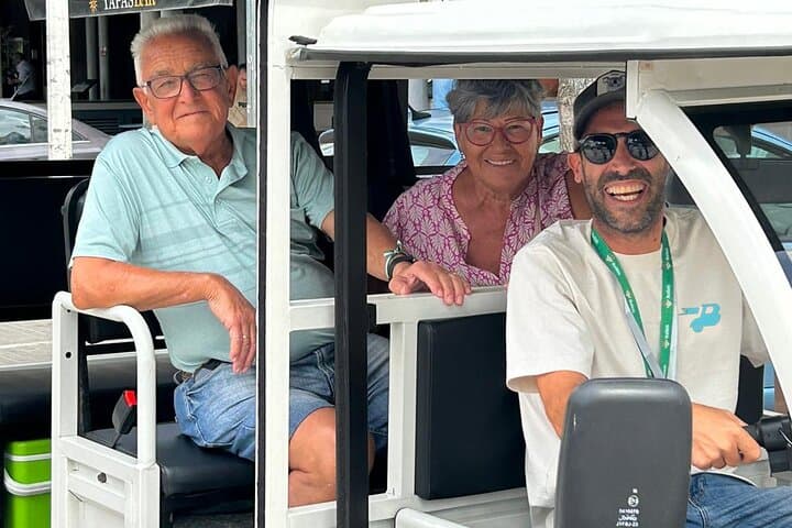 Explore Alicante by Tuk-Tuk: 70-Minute Old Town & Santa Bárbara Castle Tour photo 5