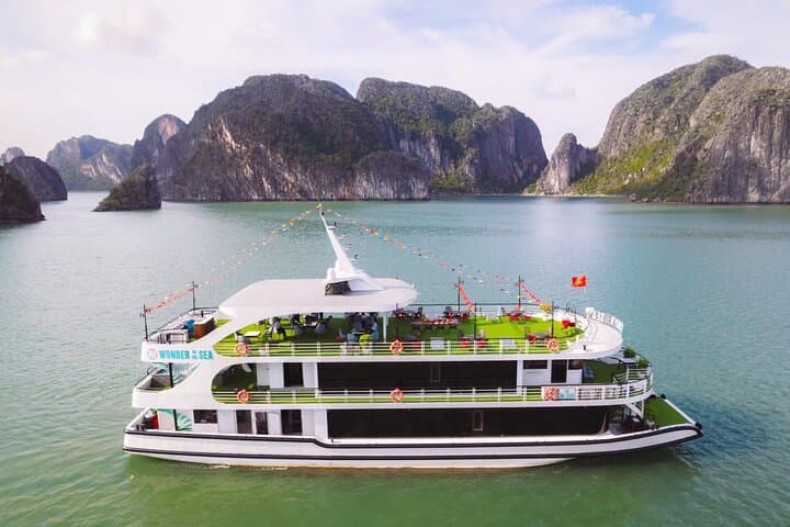 Full-Day Luxury Ha Long Bay Cruise: Sung Sot Cave, Titop Island & Kayaking photo 4