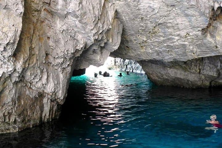 Half-Day Private Boat Tour Along the Amalfi Coast: Positano to Amalfi photo 2