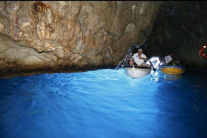 Half-Day Private Boat Tour Along the Amalfi Coast: Positano to Amalfi photo 3