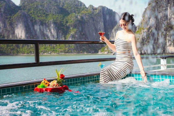 Wonder of the Sea: One-Day Cruise & Jacuzzi Through Ha Long Bay photo 3