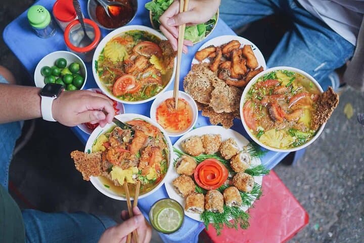 Hanoi Old Quarter Street Food Tour with Female Guide photo 4
