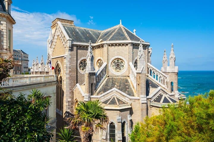Biarritz in Two Hours: Local Walking Tour with Gâteau Basque Tasting photo 5