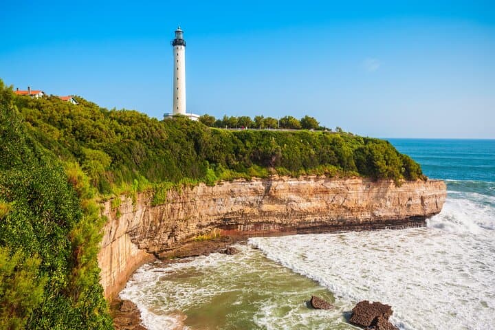 Biarritz in Two Hours: Local Walking Tour with Gâteau Basque Tasting photo 2
