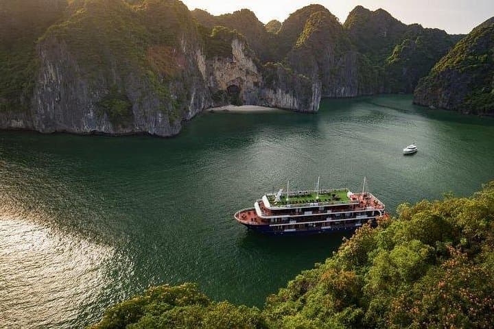 la-pandora-2-day-1-night-halong-lan-ha-bay-boutique-cruise photo 1