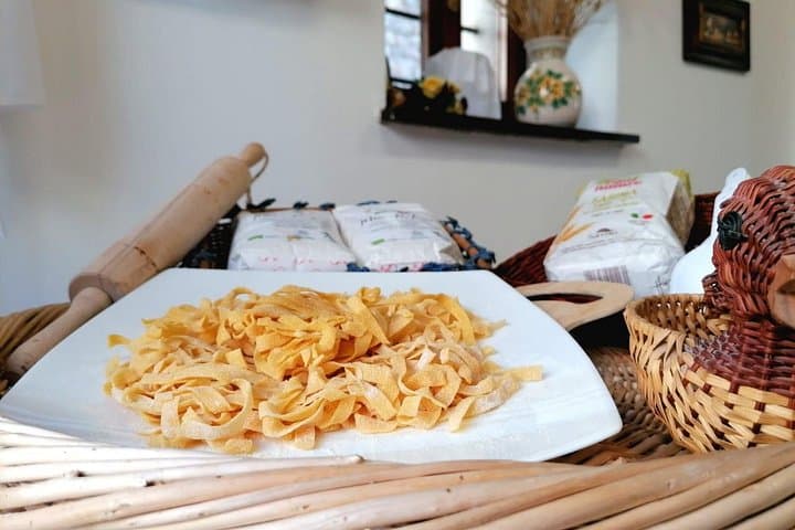 Hands-On Green Lasagna Class in a Real Italian Home — Los Angeles Cooking Experience photo 4