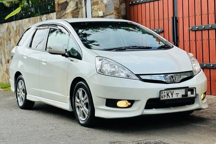 Sri Lanka Private Driver Guide: Flexible Car Hire for Touring Colombo, Kandy & the Cultural Triangle photo 3