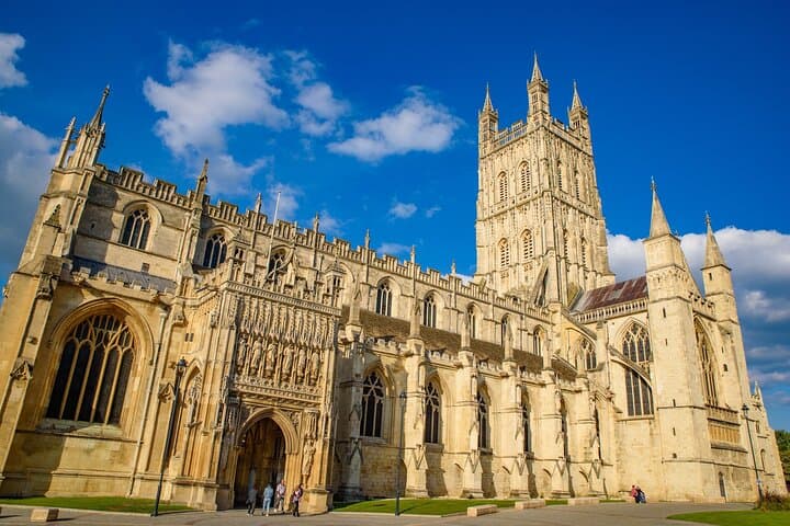 Harry Potter Film Locations Day Tour: Lacock Abbey, Castle Combe & Gloucester Cathedral photo 2