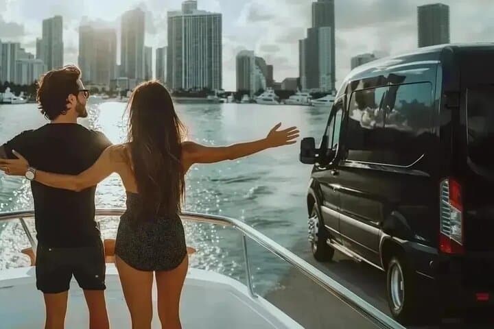 Miami Insider Small-Group City Tour & Biscayne Bay Boat Cruise photo 3