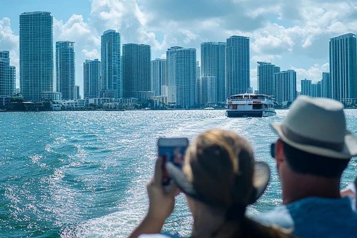 Miami Insider Small-Group City Tour & Biscayne Bay Boat Cruise