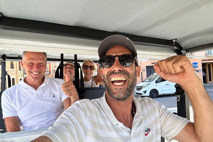 Explore Alicante by Tuk-Tuk: 70-Minute Old Town & Santa Bárbara Castle Tour photo 4