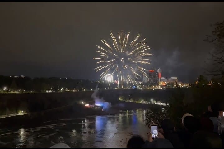 Night Lights and Fireworks: Niagara Falls Rainbow Illumination Walking Tour photo 2