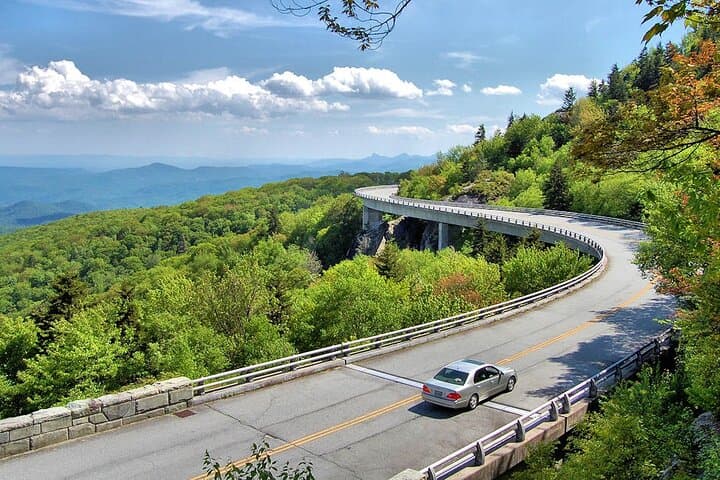 Blue Ridge Parkway Jeep Tour from Asheville: Craggy Pinnacle, Graveyard Fields & Hidden Waterfalls photo 2