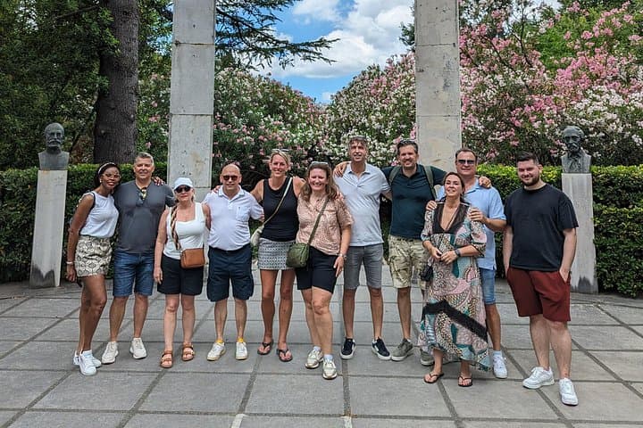 Tirana King's Palace & Zoo Guided Bike Tour — Grand Park Cycling Experience
