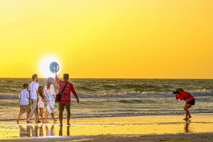 Family Sunset Photos in Daytona Beach — Beach Photography Session Guide photo 6