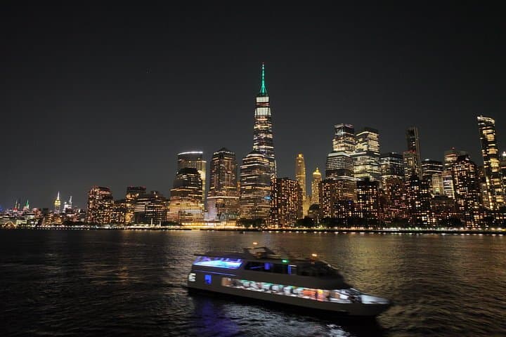 Midnight on the Louisa: New Year’s Eve Dinner Cruise in New York Harbor photo 2