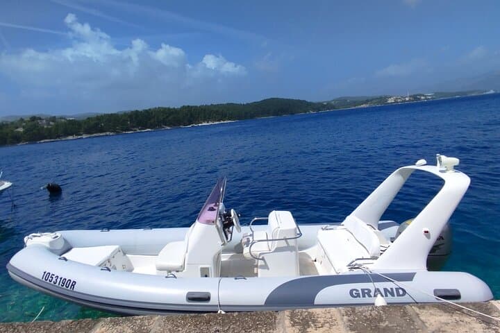 Korčula Private Boat Tour: Snorkel Shipwrecks, Blue Lagoon & Badija Island photo 2