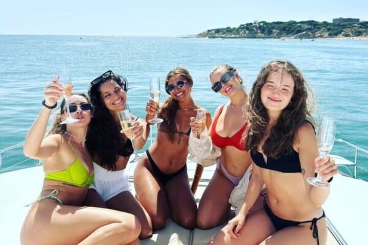 Lagoon Alvor Experience from Vilamoura Marina: Alvor Lagoon, Caves & Coastal Cruise photo 6