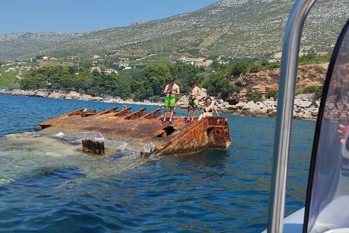 Korčula Private Boat Tour: Snorkel Shipwrecks, Blue Lagoon & Badija Island photo 4