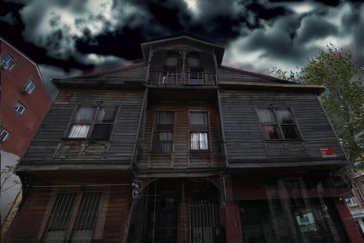 Inside Istanbul’s Ottoman-Era Horror Mansion: Live Scare Experience in Kadıköy