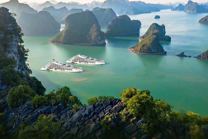 Ha Long Bay 2-Day Luxury Cruise with Grand Pioneers: Overnight, Kayaking & Sung Sot Cave