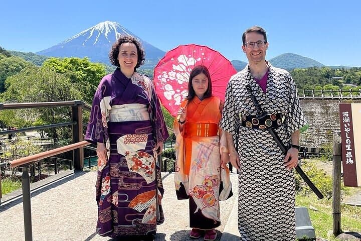 Explore Saiko Iyashi-no-Sato Nenba and Jimba Falls: A Cultural & Nature Day Tour