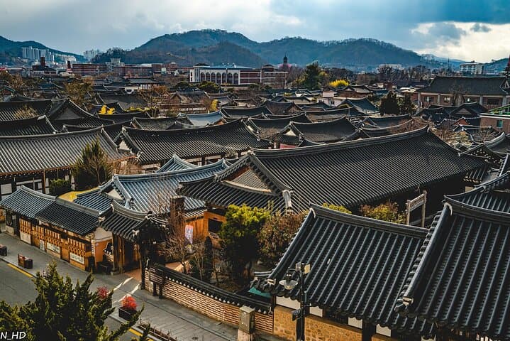 Seoul Highlights: Walking Tour with Lunch and Hanbok Experience photo 3