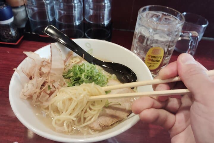 Osaka Honmachi Ramen Tour: Local Guide to Authentic Bowls