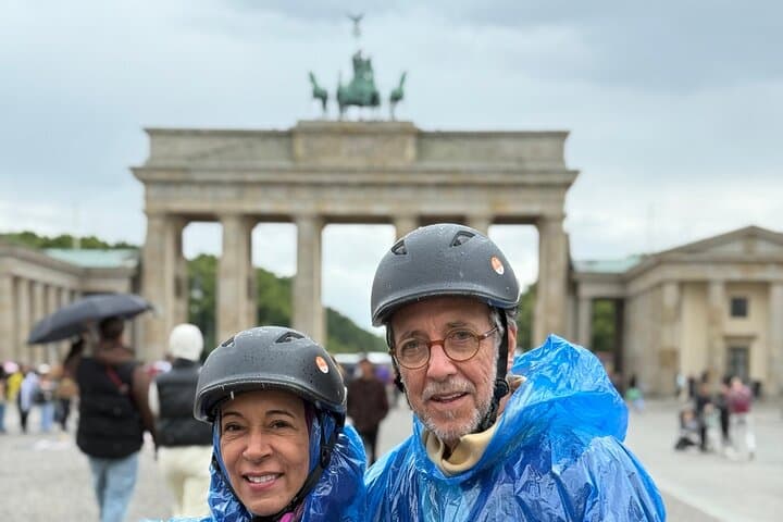 Guided Berlin Bike Tour: Insider Route, History & Culinary Stops photo 5