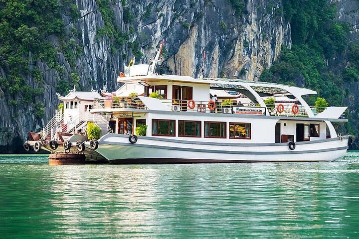 Halong Bay Discovery Cruise: Luxury One-Day Lan Ha Bay Experience photo 5