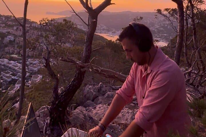 Exclusive Mallorca Sunset Viewpoint with Live DJ — Tapas, Tunes & Panoramic Views