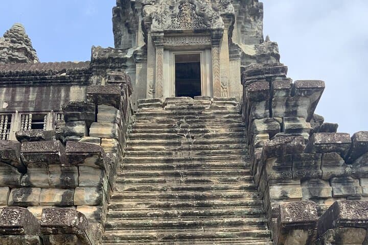 Private Angkor Temple Day Trip: Expert Guide & Sunrise at Angkor Wat photo 2