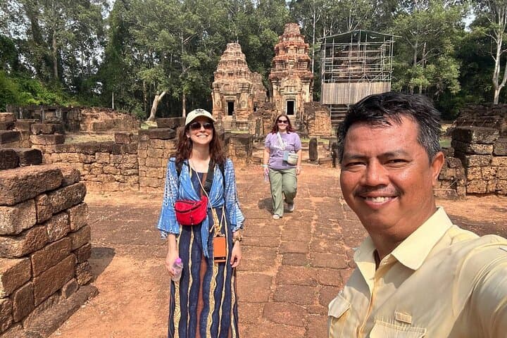 Private Angkor Temple Day Trip: Expert Guide & Sunrise at Angkor Wat photo 6