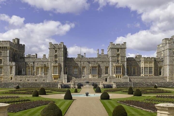 Windsor Castle Day Trip by Train from London — Guided Castle & Eton Walk