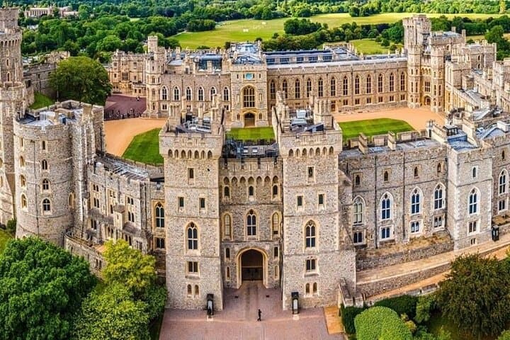 Windsor Castle Day Trip by Train from London — Guided Castle & Eton Walk photo 4