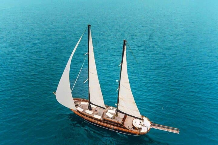 Luxury Saronic Cruise to Agistri, Moni & Aegina with Lunch & Drinks photo 1